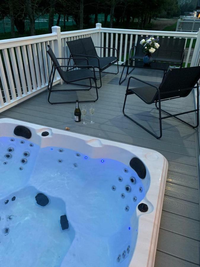 Graceland Lodge With Hot Tub Barmby on the Moor Buitenkant foto